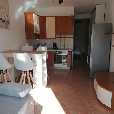 Apartman Adriana Karlobag Esterno foto